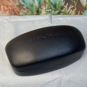 💩 Salvatore Ferragamo Textured Black Glasses Case